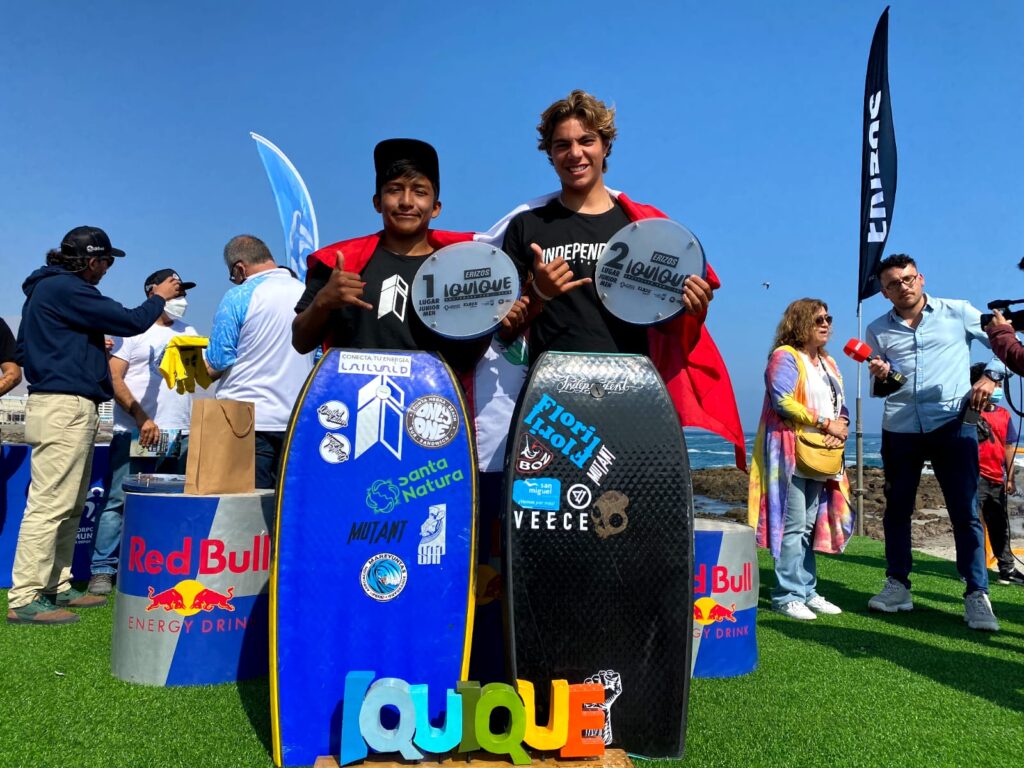 Chaleco patrocinador Civilizar Bodyboarding Peruano en lo más alto en Chile – Surf Place Perú