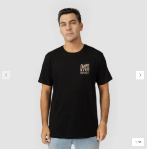 POLO M/C - SURF HEROES GRAPHIC T-SHIRT - BLACK OUT