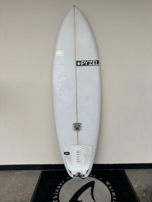 Alquiler Pyzel White Tiger 5.6 x 19.5 x 2.5 x 30L FCS Tabla en Punta Hermosa